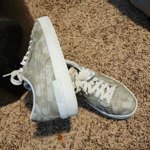 Puma shoes sz 8